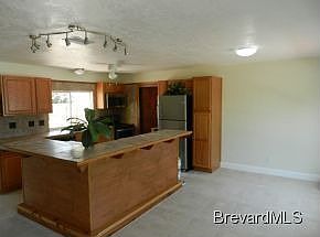 4th image of 740 Pelican Dr