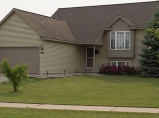 7063 Shady Knoll Dr SE, Caledonia, MI 49316