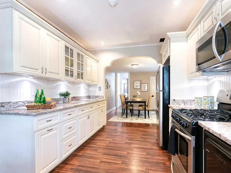 441 Grindall St — Photo 1