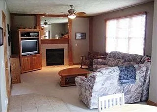 18 Paige Pl photo 1