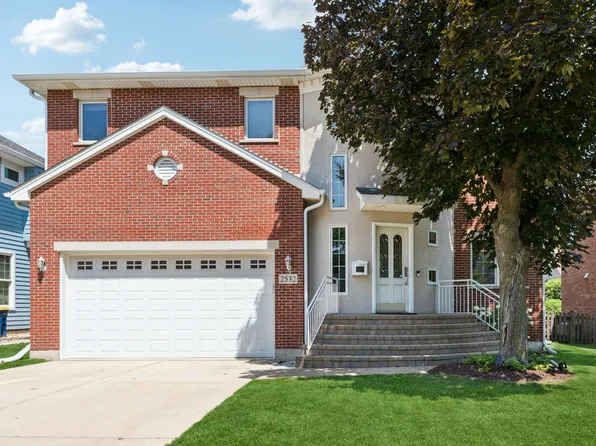 2532 Illinois Rd, Northbrook, IL 60062