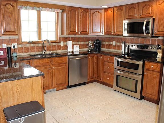 4th image of 547 Brookmeade Ct