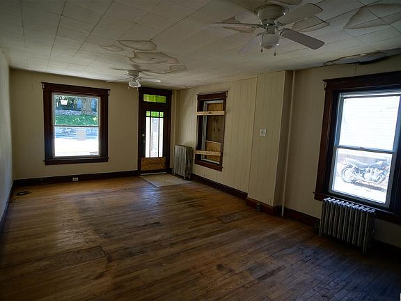 3rd image of 3124 Walnut St