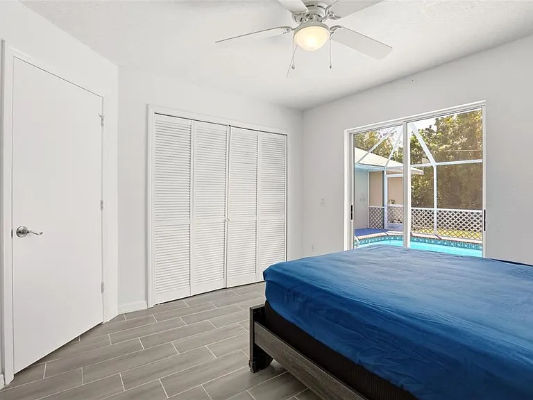830 Columbia St — Photo 36