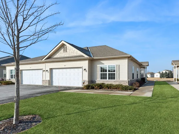 925 Yorktown St, McHenry, IL 60050