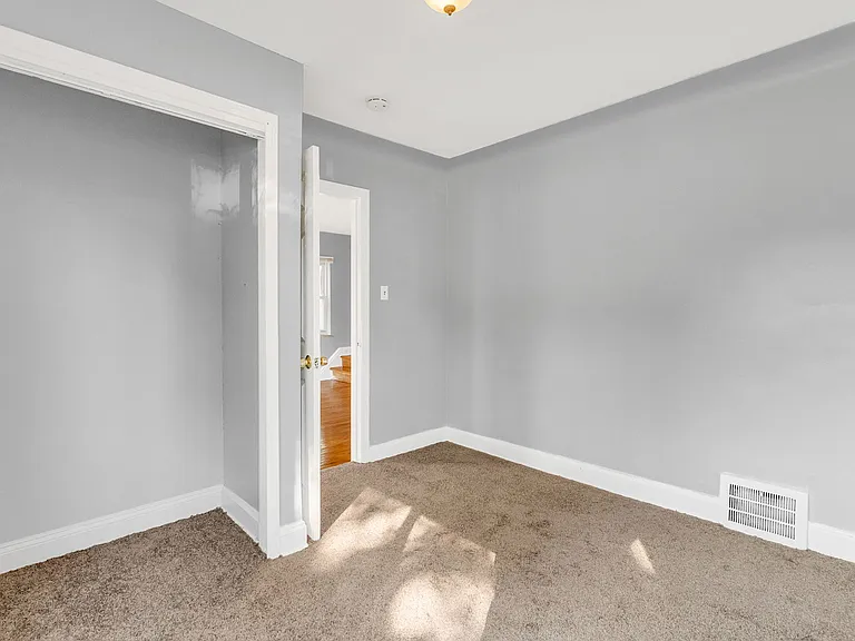 10470 Roxbury St — Photo 21