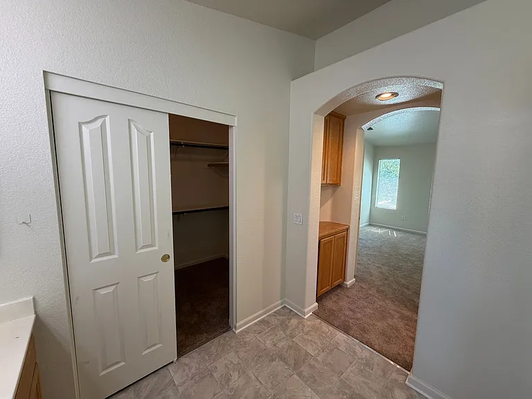 2821 Babson Dr — Photo 32