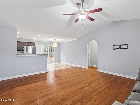 5th image of 408 Ridgeway Drive