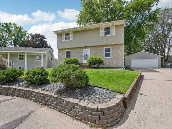 2054 Mesabi Ave, North Saint Paul, MN 55109