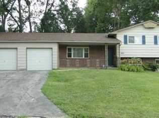 405 NE 62nd Pl, Kansas City, MO 64118