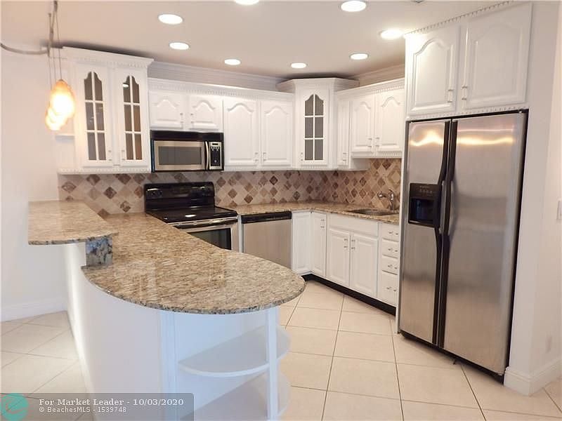 1st image of 6427 Bay Club Dr APT 4
