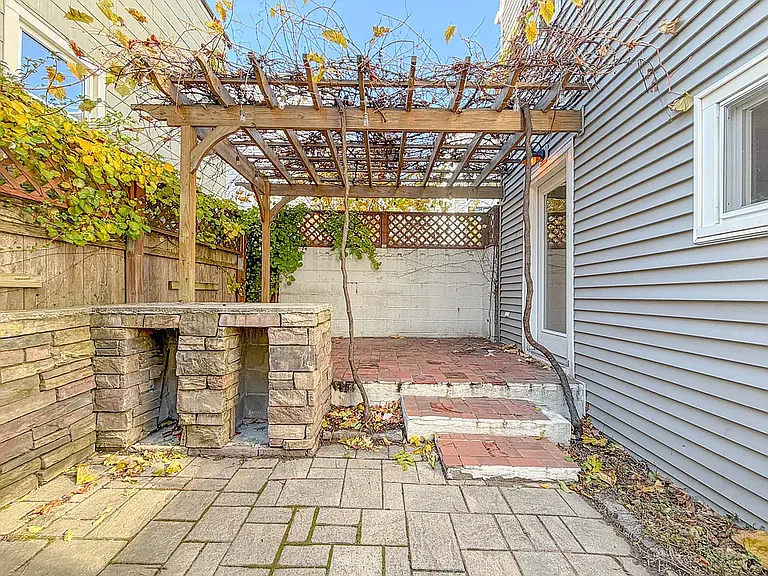 20 Tate St #1 — Photo 12