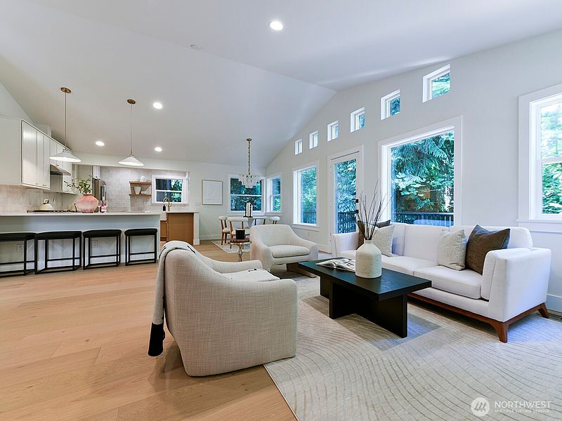 5th image of 8529 29th Avenue NW