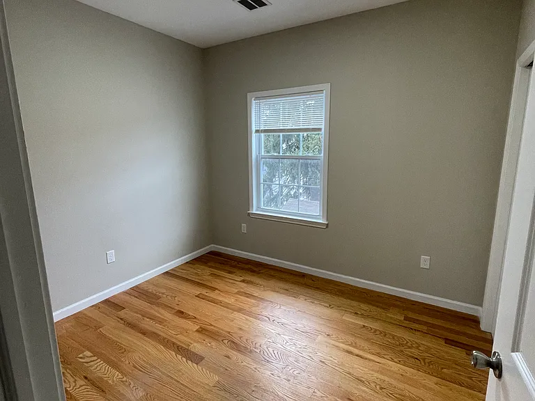 48 Searing Ave #2 — Photo 4