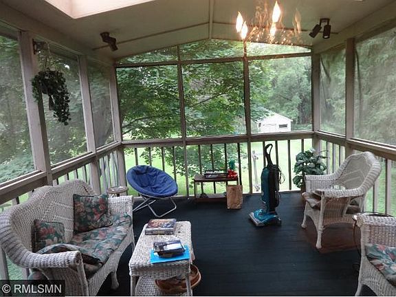 3rd image of 470 Bear Ave N