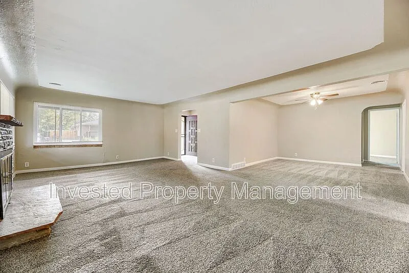 4 bed, 1.0 bath, 1448 sqft, $1,700 — Photo 4