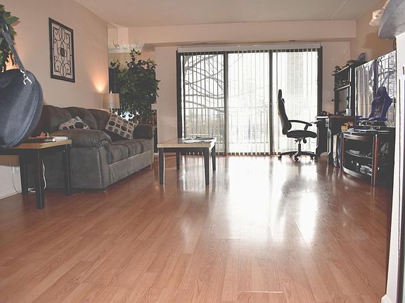 5th image of 475 Plum Creek Dr APT 112