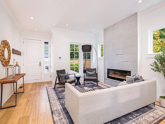 4th image of 1585 Draycott Rd
