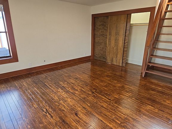 2nd image of 212 E St #14e6fe6c7
