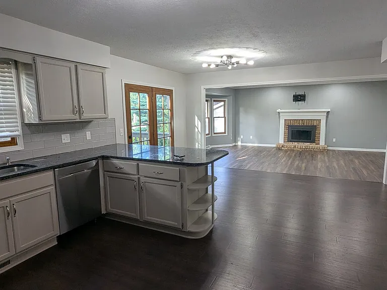 2025 Longfellow St NE — Photo 22