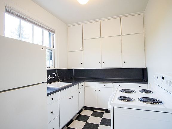 5th image of 1638 SE 12th Ave APT 208