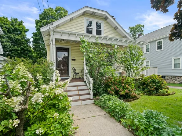 20 Fairbanks Rd, Milton, MA 02186