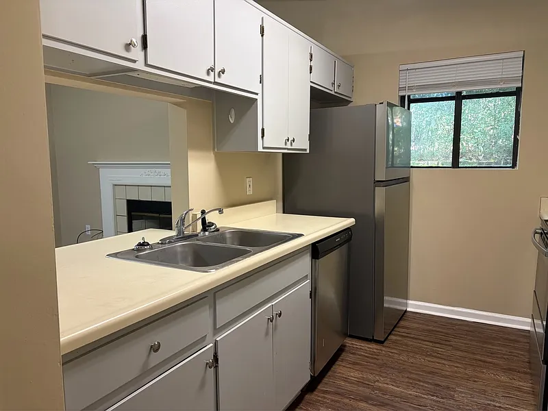 2 bed, 2.0 bath, 1030 sqft, $1,275 — Photo 1