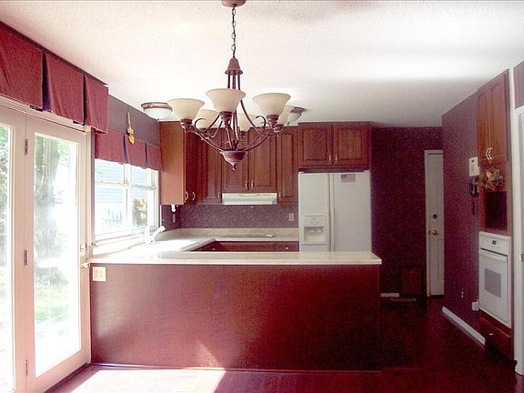 3rd image of 15358 Golden Rain Dr