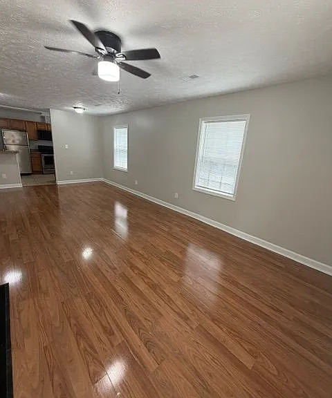 536 Linwood Ave — Photo 2