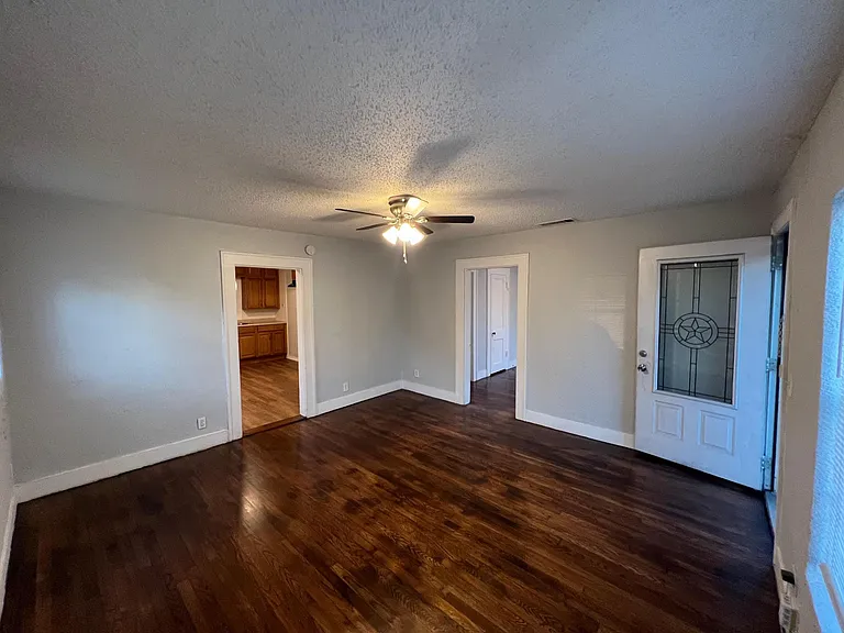 3413 Conway St — Photo 3