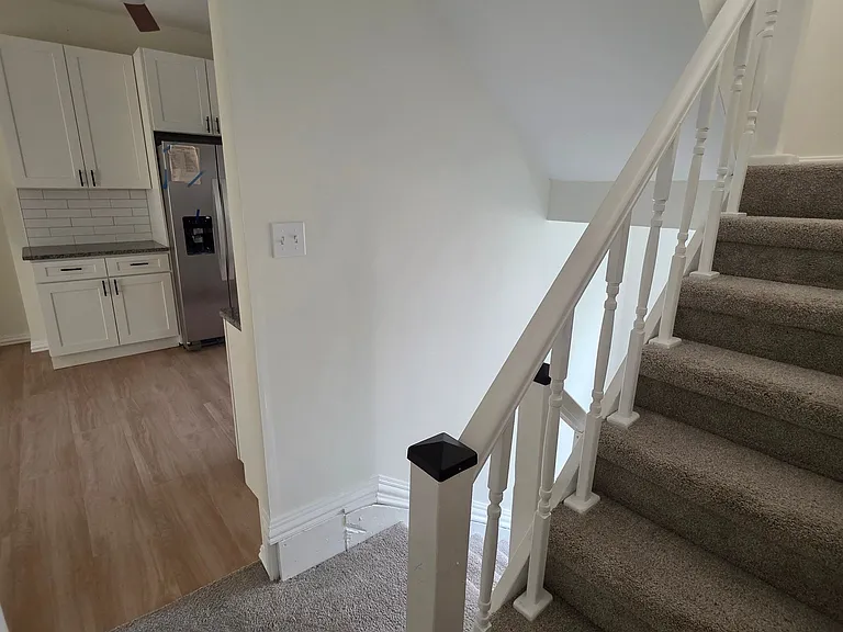 407 E Carson St — Photo 25