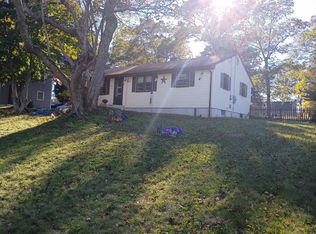 29 Texas Dr, Oakdale, CT 06370