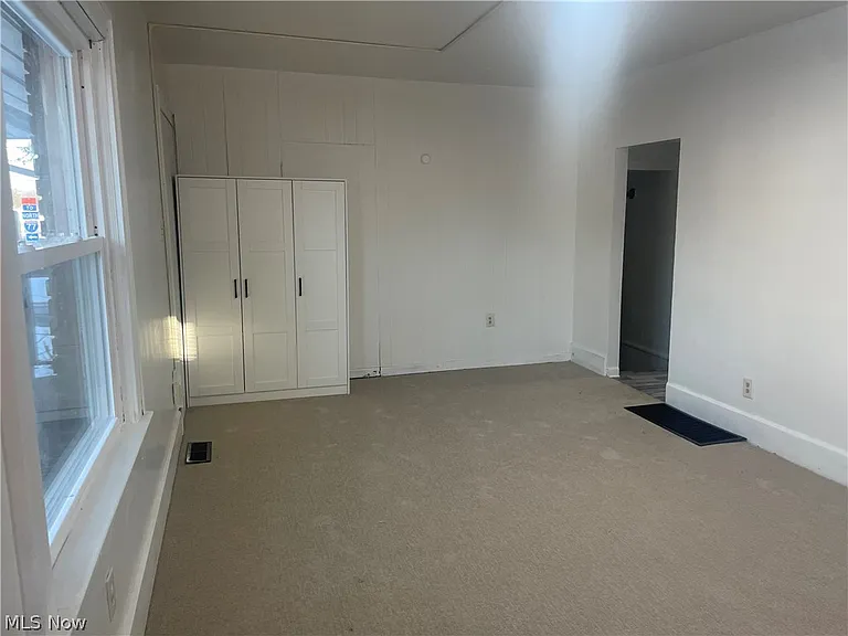 958 E Wilbeth Rd #LOWER — Photo 12