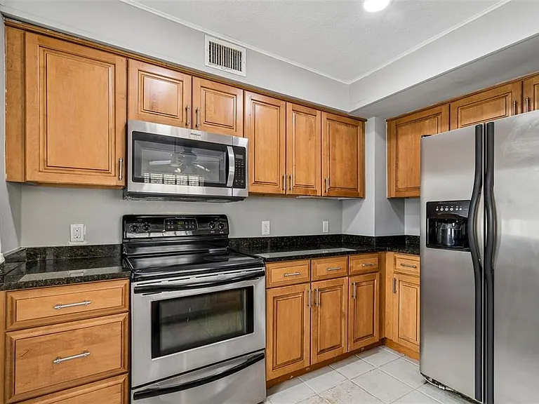 601 Swann Dr #603 — Photo 12