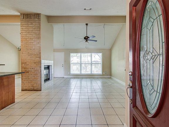 4th image of 10402 Eagle Glen Dr