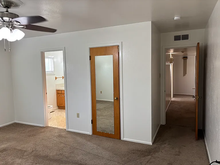 605 W McCune St — Photo 7