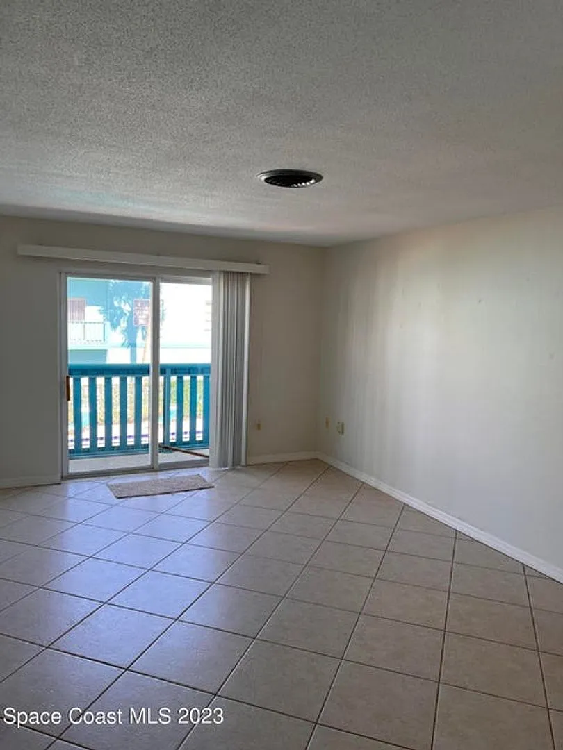 CC Condo — Photo 2