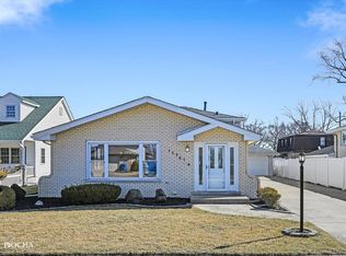 11751 S Leamington Ave, Alsip, IL 60803