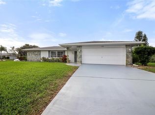 1330 Cambridge Dr, Venice, FL 34293