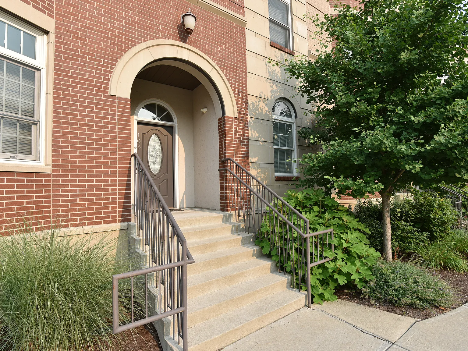 320 S Dunn — Photo 3