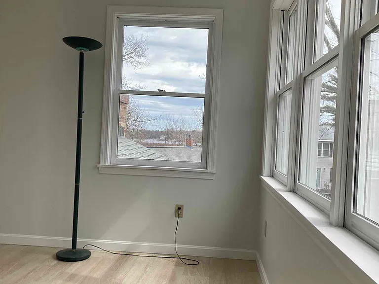 320 Leslie Dr — Photo 19
