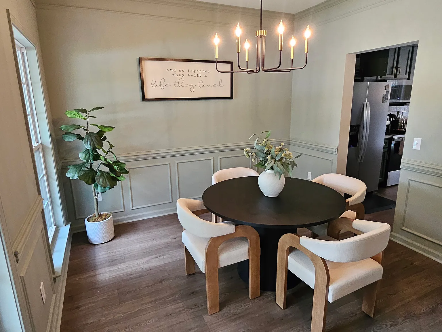 4 bed, 2.5 bath, 2294 sqft, $2,700 — Photo 3
