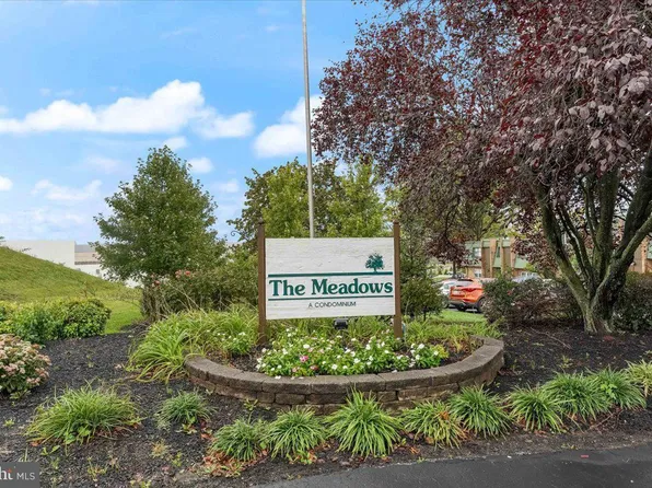 406 Meadowview Ln #406, Mont Clare, PA 19453