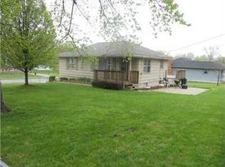 900 NE 71st St, Gladstone, MO 64118