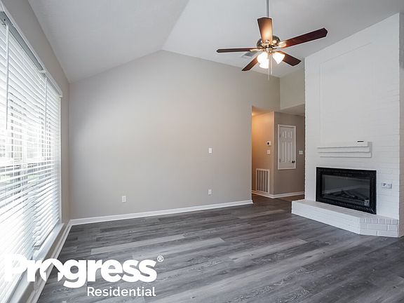 3rd image of 2714 Village Ct