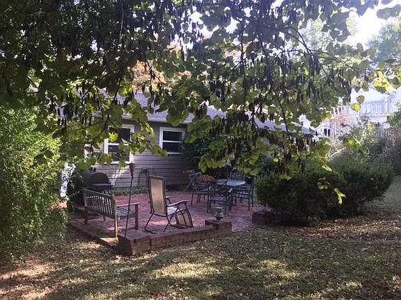 3rd image of 1351 N Kings Dr