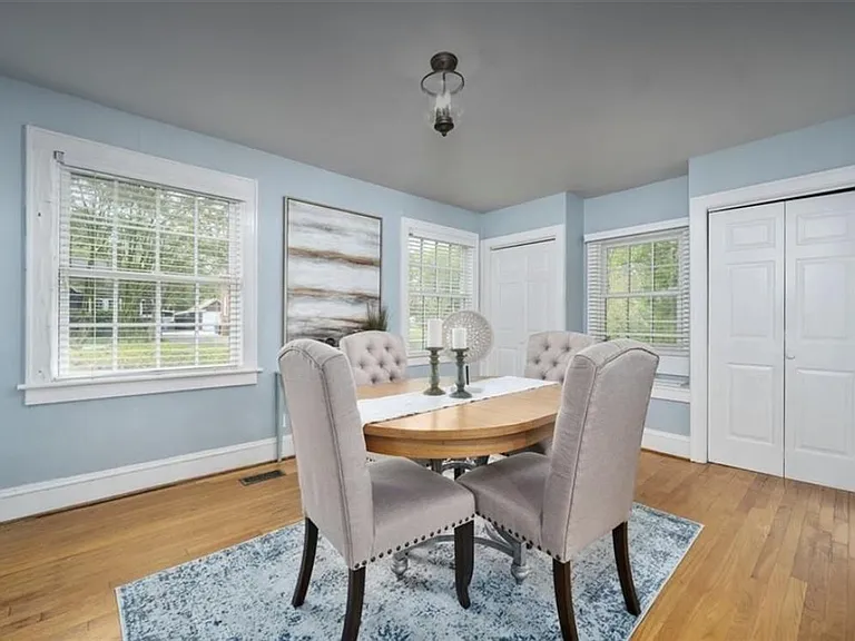 1412 Woodrow Ave — Photo 5