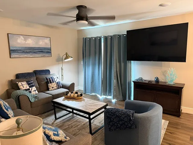 2 bed, 1.0 bath, 960 sqft, $1,595 — Photo 2
