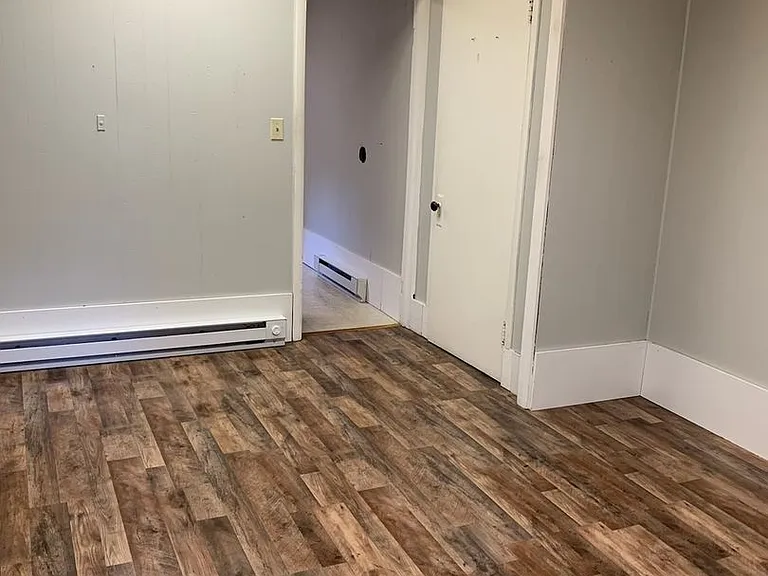 243 E Broad St — Photo 9