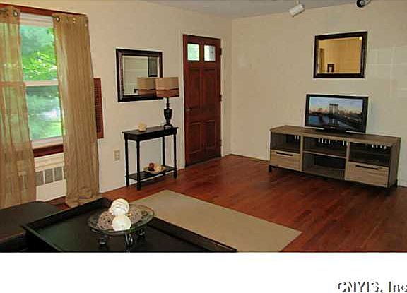 4th image of 227 McClennan Dr